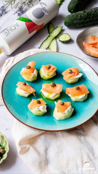 Aperitivos de salmón y pepino