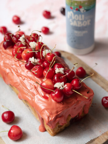 Bizcocho de cerezas, receta fácil, rápida y con pocos ingredientes